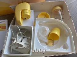 MEDELA BUNDLE 2 pumps Freestyle + Mini Electric, and loads of accessories. GC